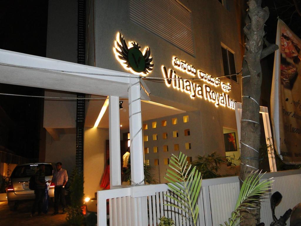 Vinaya Royal Inn Kammasandra Екстериор снимка