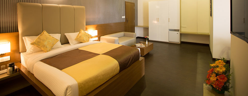 Vinaya Royal Inn Kammasandra Екстериор снимка