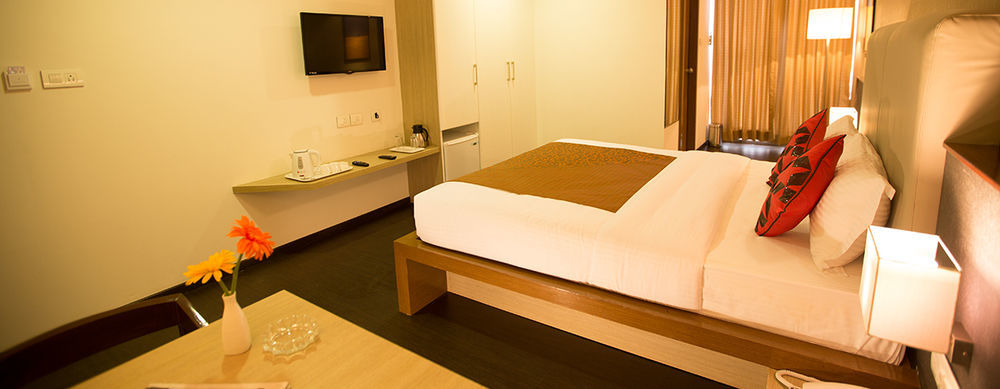 Vinaya Royal Inn Kammasandra Екстериор снимка