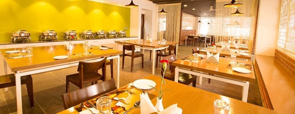 Vinaya Royal Inn Kammasandra Екстериор снимка